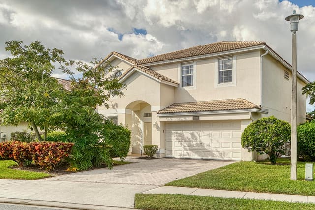 1219 Avondale Lane, sold in Avondale, Palm Beach Gardens, FL