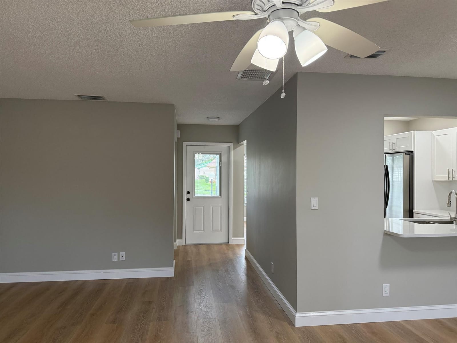 6111 Rainbow Circle — photo 9