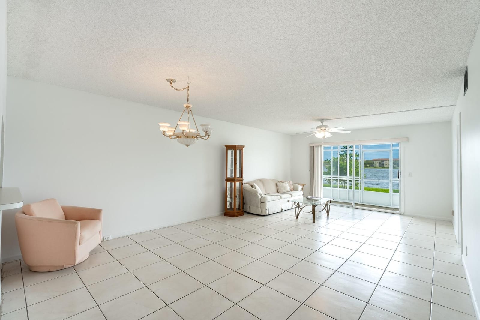 1501 SW 134th Way 105d — photo 3