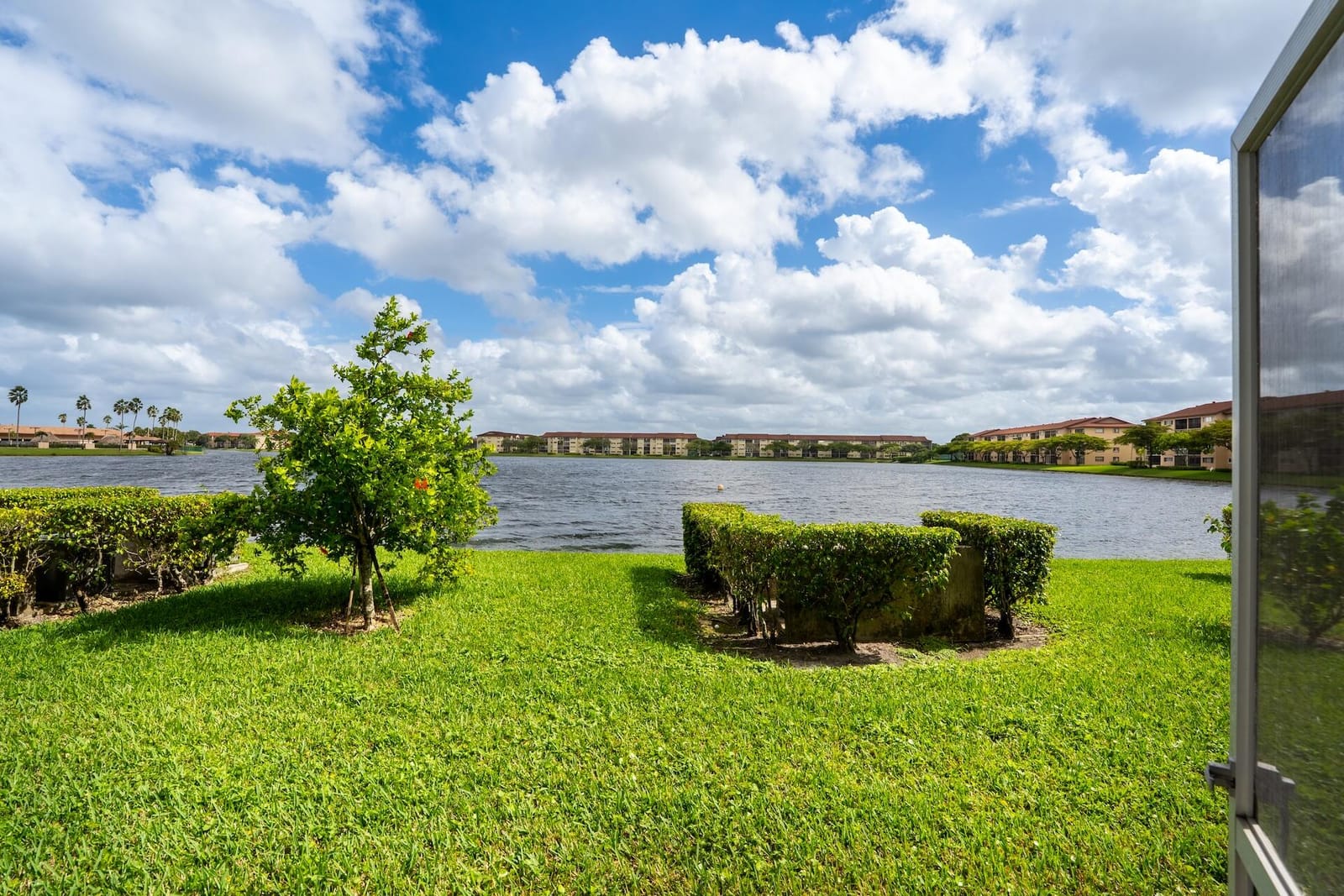1501 SW 134th Way 105d — photo 4