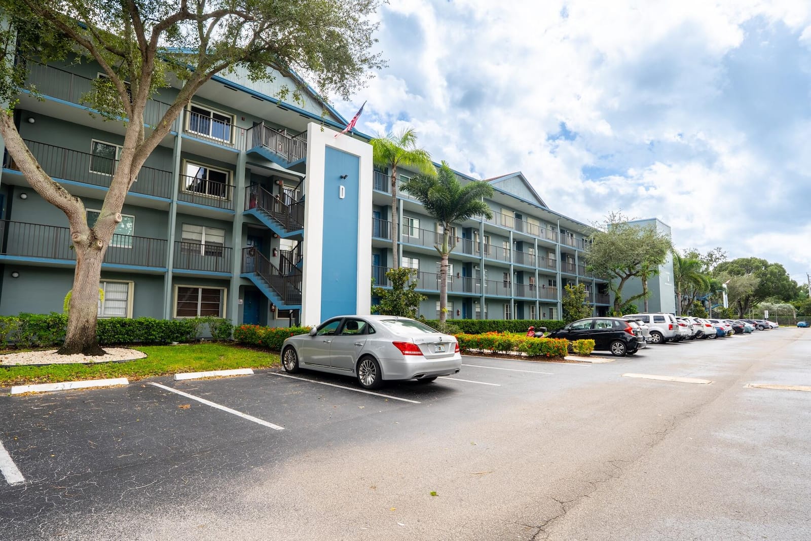 1501 SW 134th Way 105d — photo 7