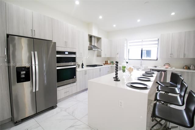 4335 NW 81st Avenue, sold in Canarias, Doral, FL