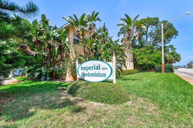 333 SE Martin Avenue 2-1, sold in Imperial Apartment Condo, Stuart, FL