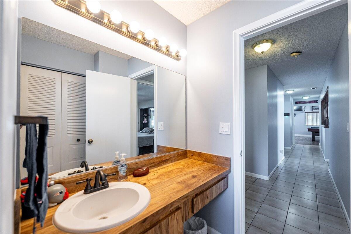 8301 SW 27th Place — photo 12