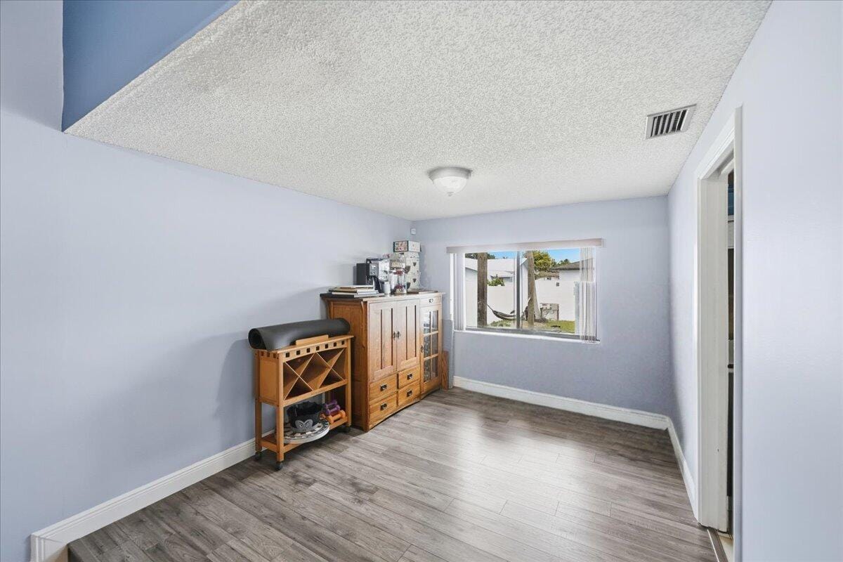 8301 SW 27th Place — photo 9