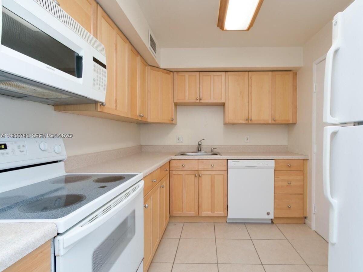 2841 NE 163rd Street 1211, North Miami Beach, FL 33160 photo 12