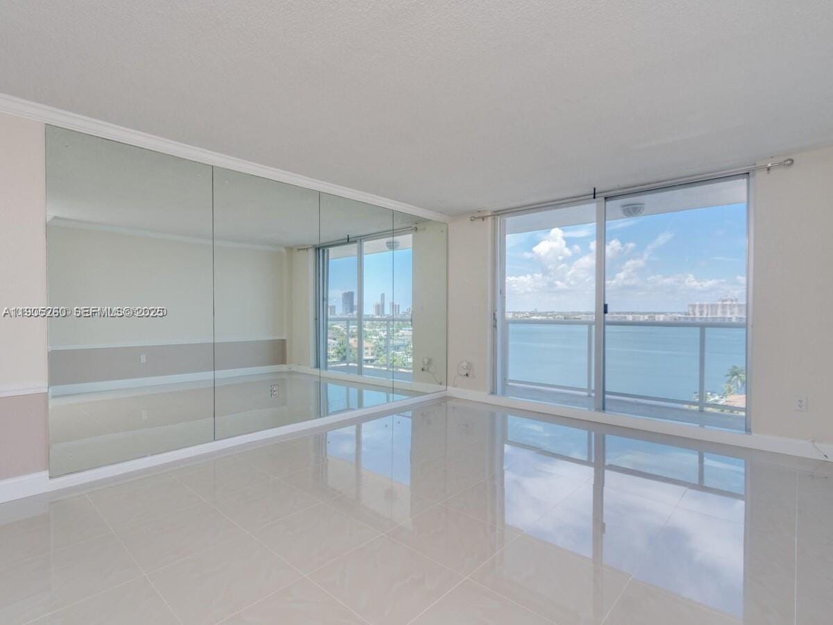 2841 NE 163rd Street 1211, North Miami Beach, FL 33160 photo 3