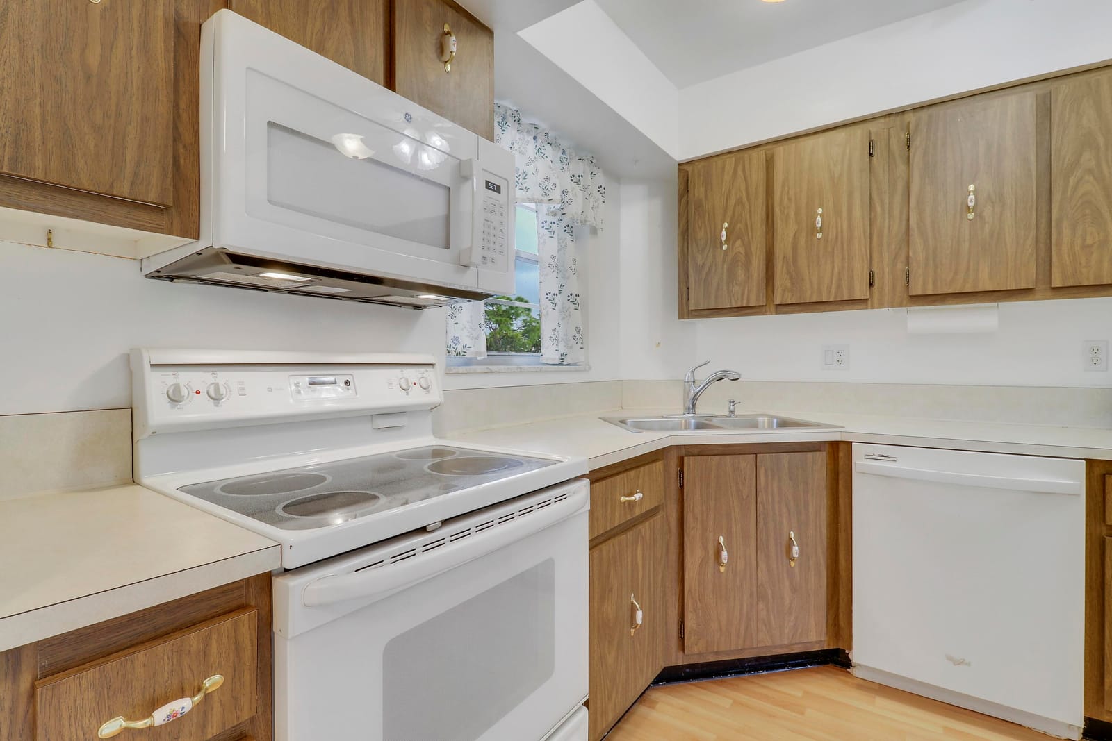 18081 SE Country Club Drive 13-125, Jupiter, FL 33469 photo 9