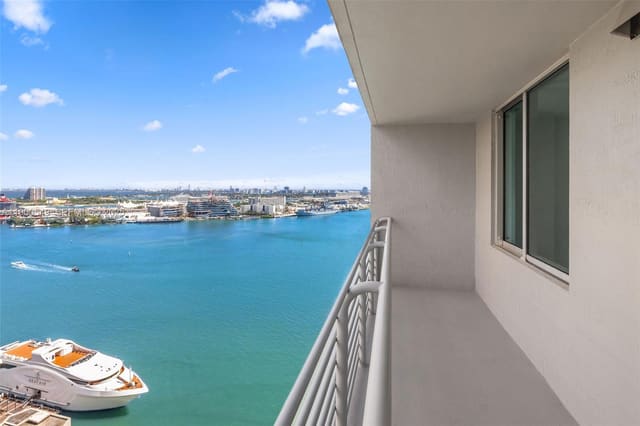 335 S Biscayne Boulevard 2604, Miami, FL 33131