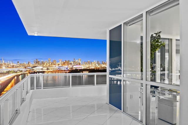 520 West Avenue 1601, sold in The Bentley Bay Condo, Miami Beach, FL