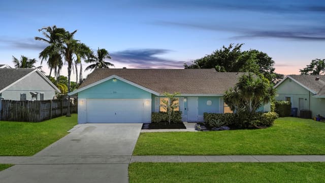 836 NW 9th Way, Boynton Beach, FL 33426