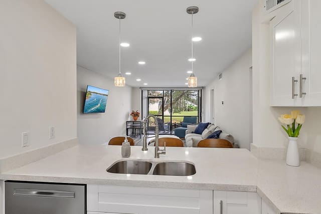 6928 Briarlake 102, sold in Briarwood Condo, Palm Beach Gardens, FL