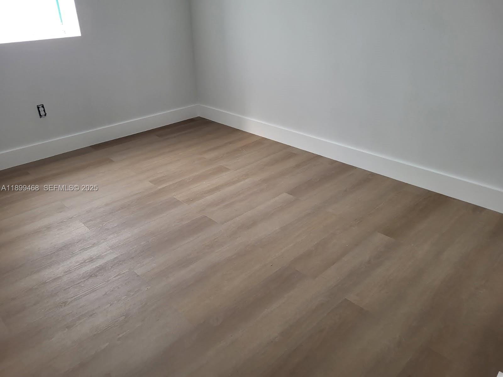 651 SW 14th Street — photo 4