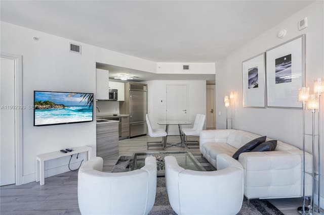 1300 Brickell Bay Drive 3307, Miami, FL 33131