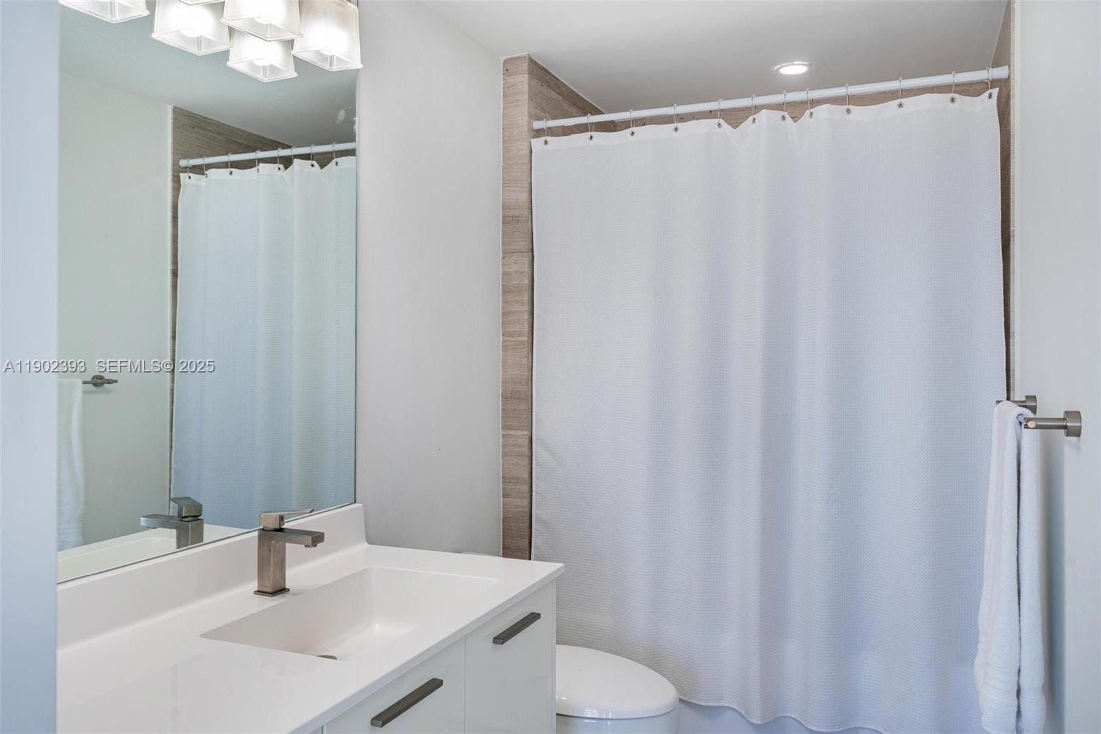 1300 Brickell Bay Drive 3307, Miami, FL 33131 photo 12