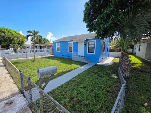 812 Selkirk Street, sold in Southwood Heights, West Palm Beach, FL