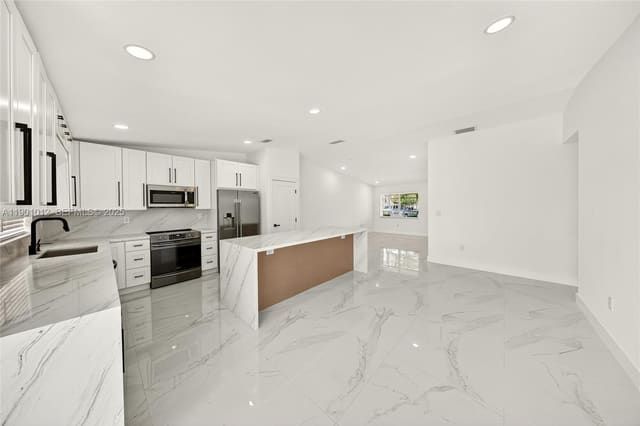 5913 SW 112th Terrace, Cooper City, FL 33330