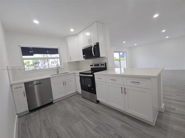 7707 SW 86th Street B-101, sold in Kings Creek So Condo, Miami, FL