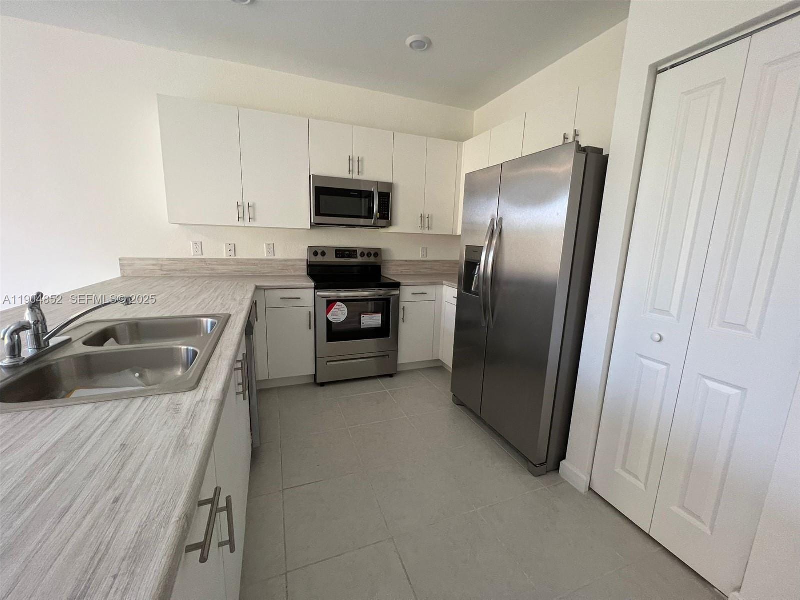 875 NE 211th Street 0, Miami, FL 33179 photo 6