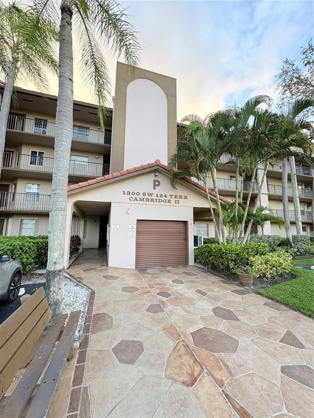 1300 SW 124th Terrace 304P, Pembroke Pines, FL 33027