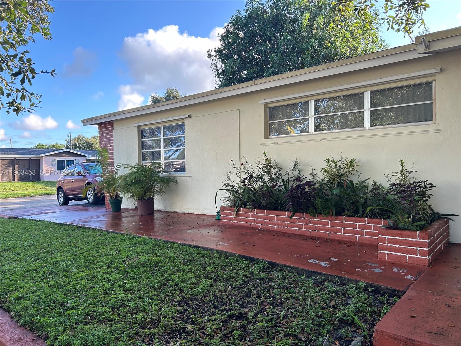 7040 Thomas Street, Hollywood, FL 33024, Hollywood