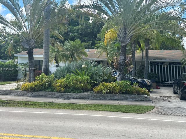 2805 NE 16th Avenue, sold in Middle River Estates, Wilton Manors, FL