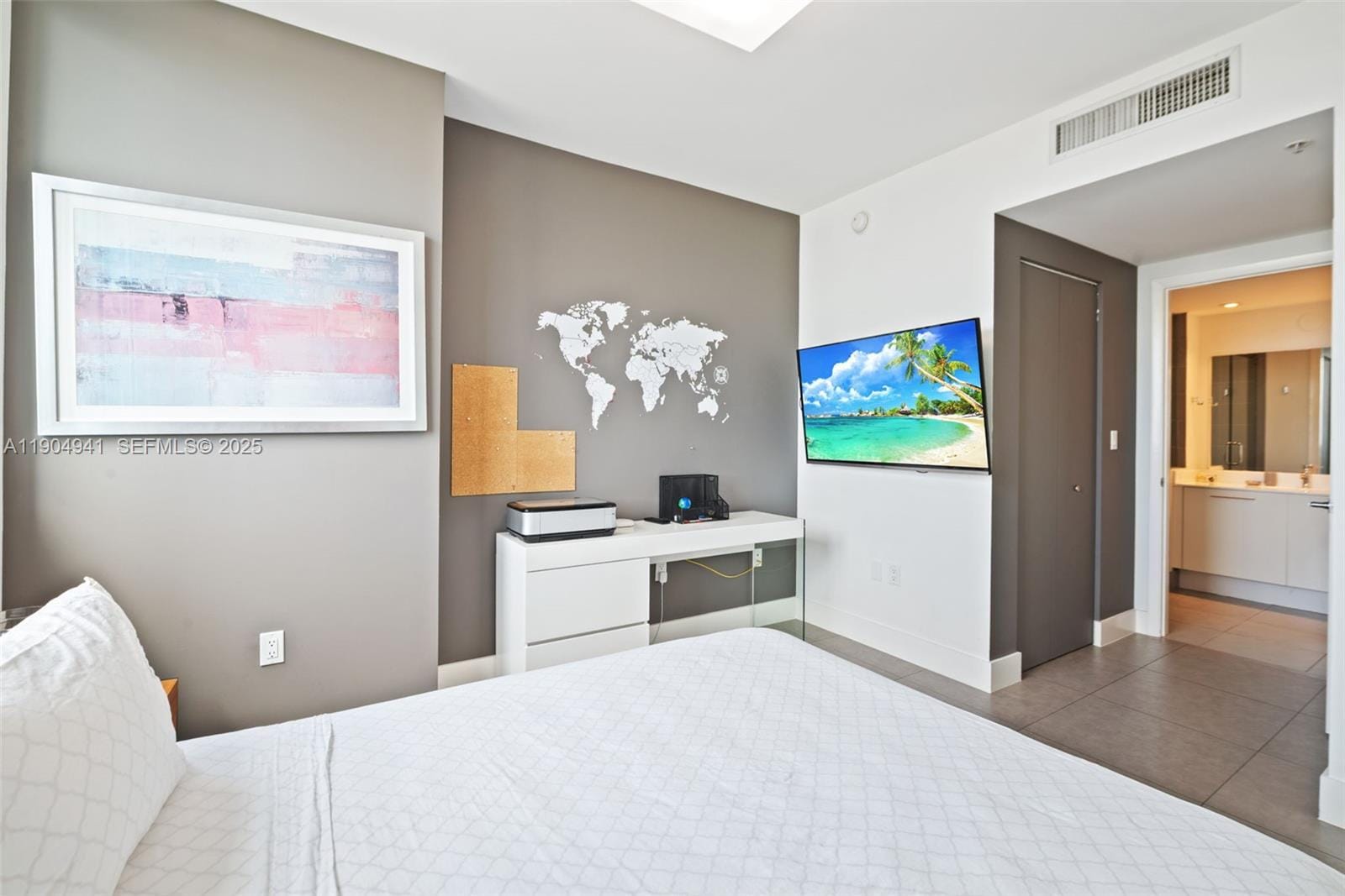 92 SW 3rd Street 3809, Miami, FL 33130 photo 13