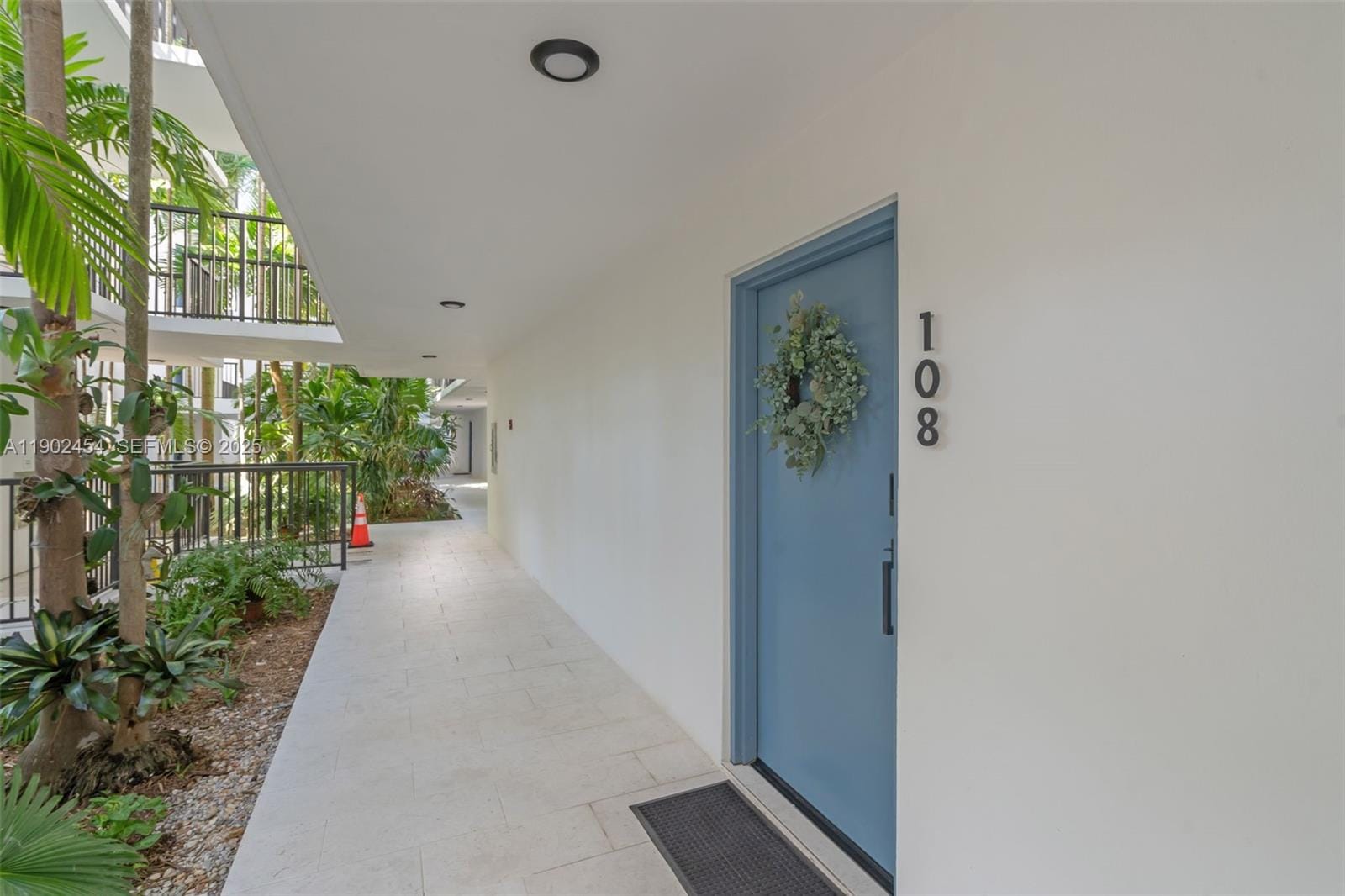 101 Ocean Lane Drive 108, Key Biscayne, FL 33149 photo 2