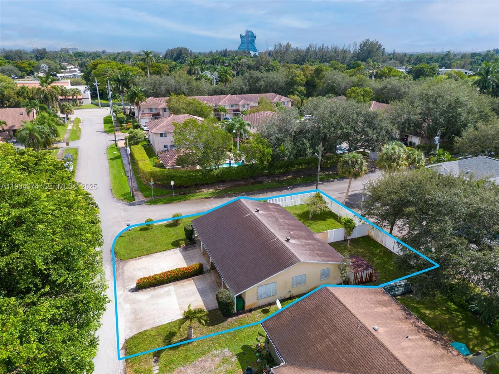 6510 SW 49th Street, Davie, FL 33314
