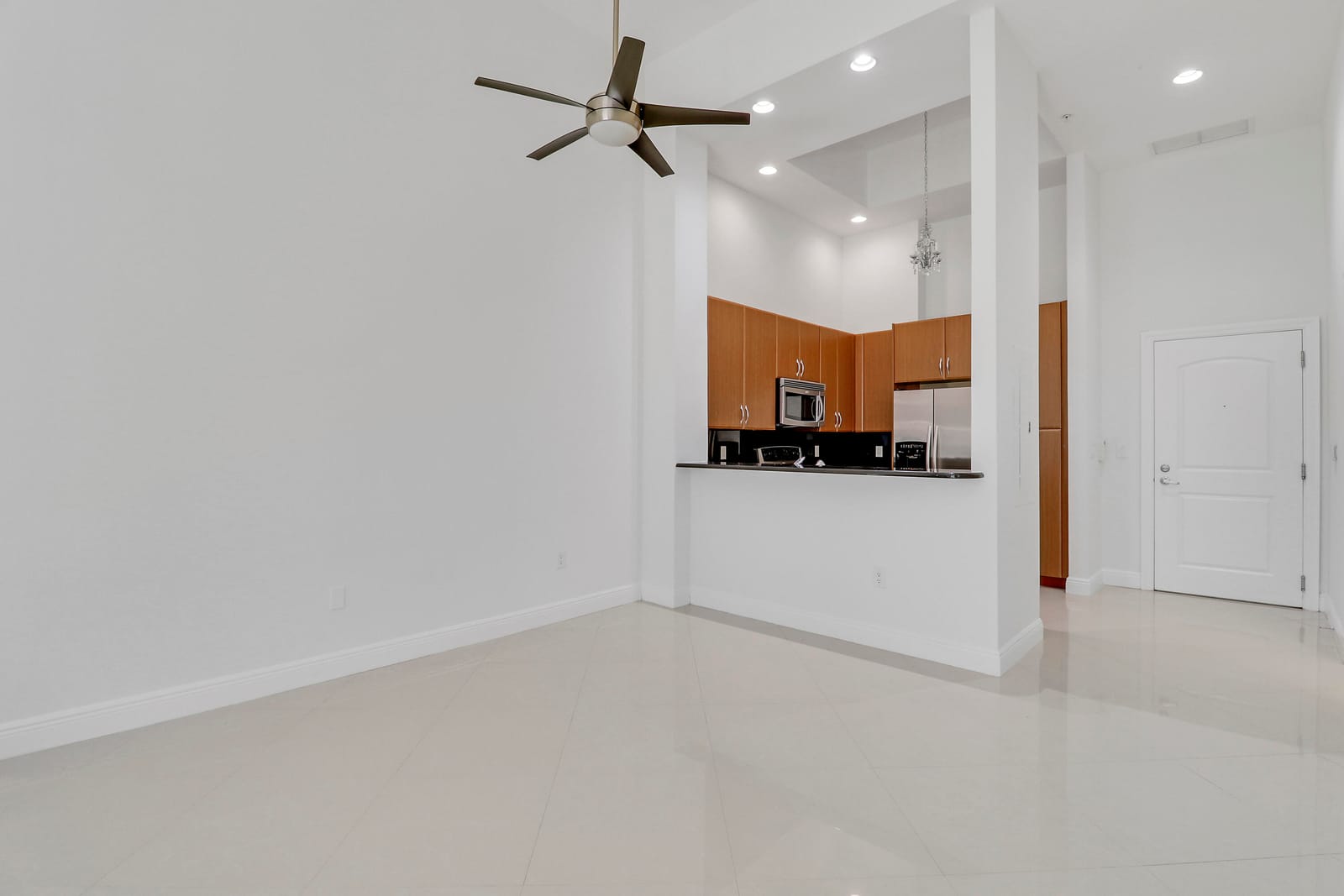 701 S Olive Avenue 307 — photo 8