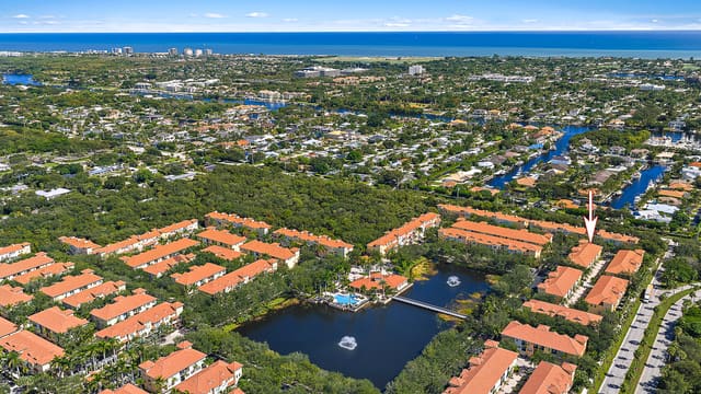 2458 San Pietro Circle, Palm Beach Gardens, FL 33410