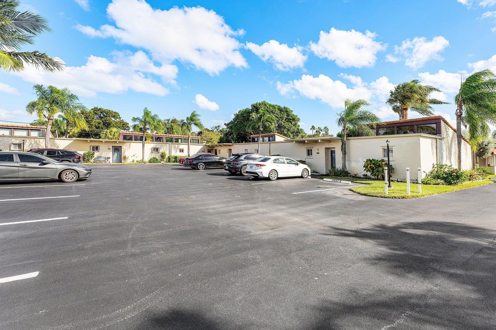 2541 Boundbrook Boulevard 110, Palm Springs, FL 33406 photo 1