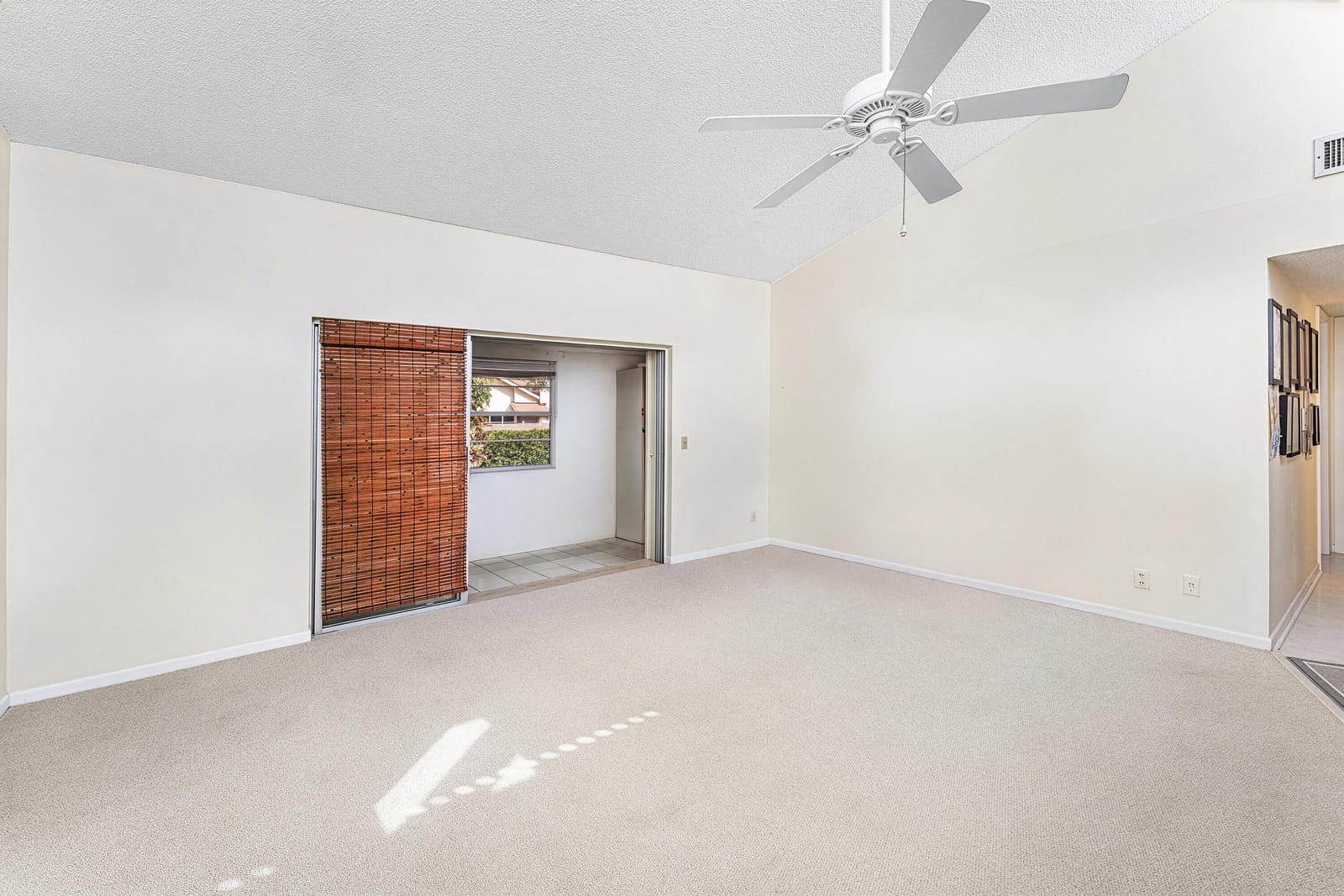 2541 Boundbrook Boulevard 110, Palm Springs, FL 33406 photo 16