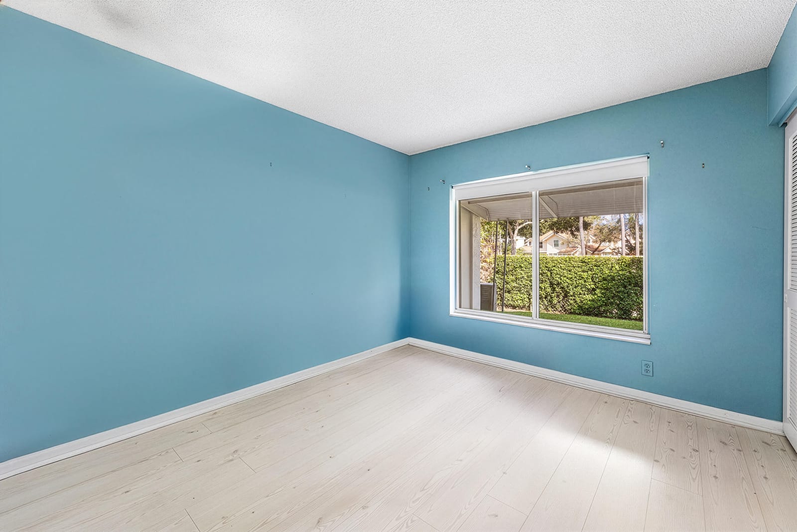 2541 Boundbrook Boulevard 110, Palm Springs, FL 33406 photo 20