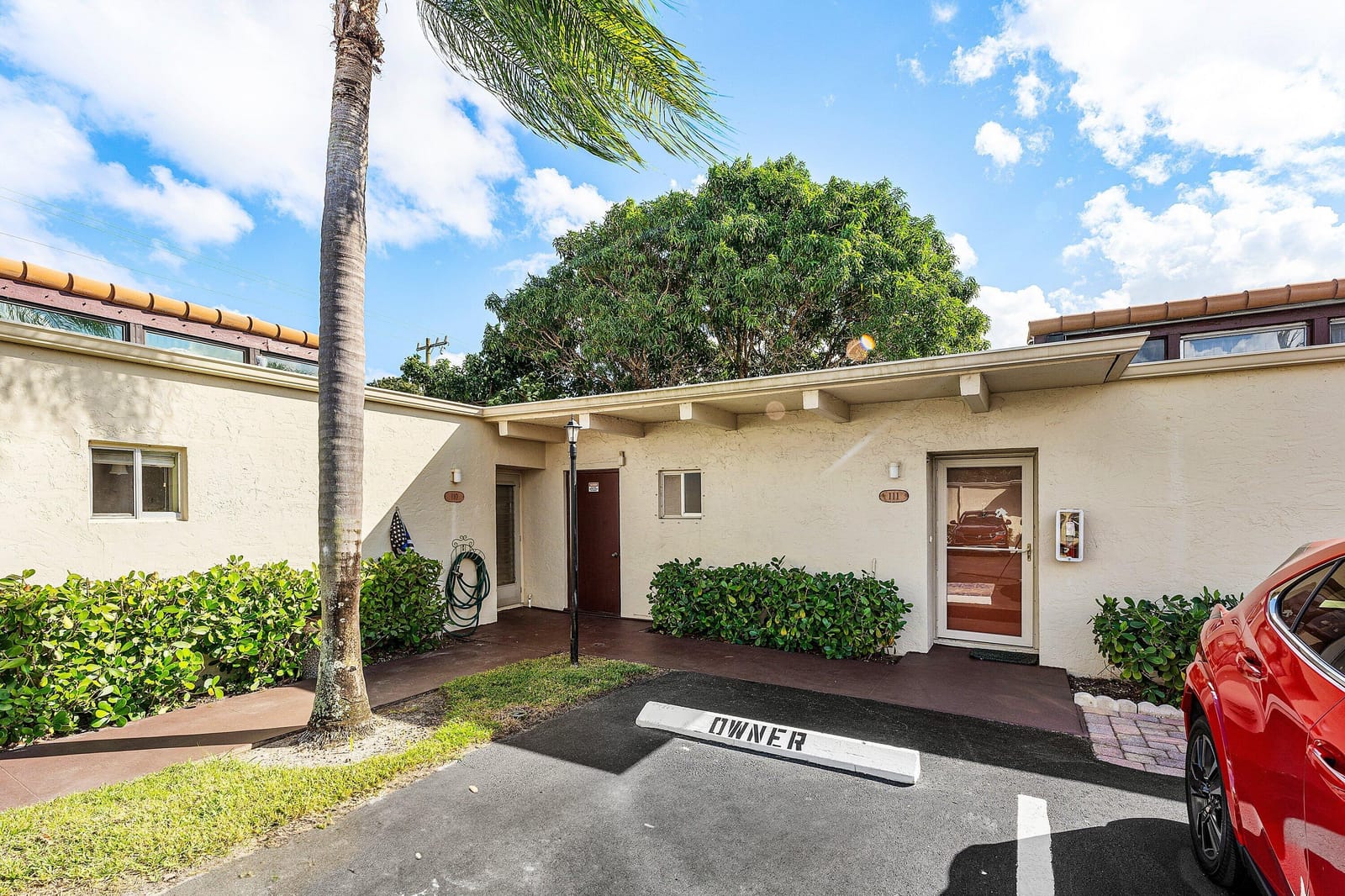 2541 Boundbrook Boulevard 110, Palm Springs, FL 33406 photo 3