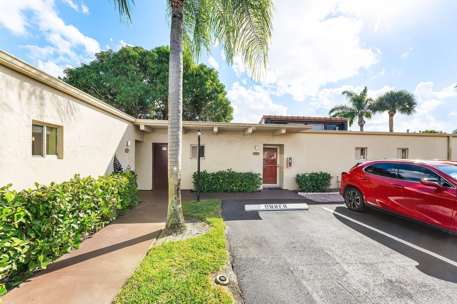 2541 Boundbrook Boulevard 110, Palm Springs, FL 33406 photo 4