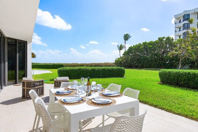 3100 S Ocean Boulevard 105s, sold in Palm Beach Hampton Condo, Palm Beach, FL