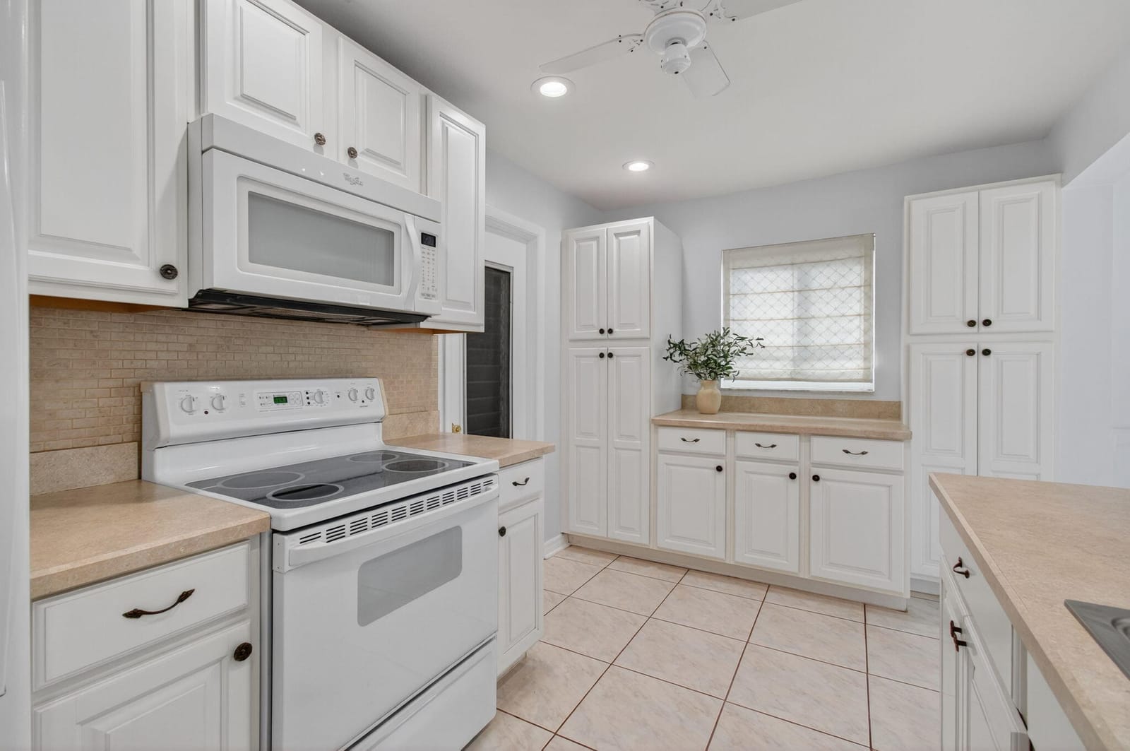 2095 SW 13th Terrace — photo 8