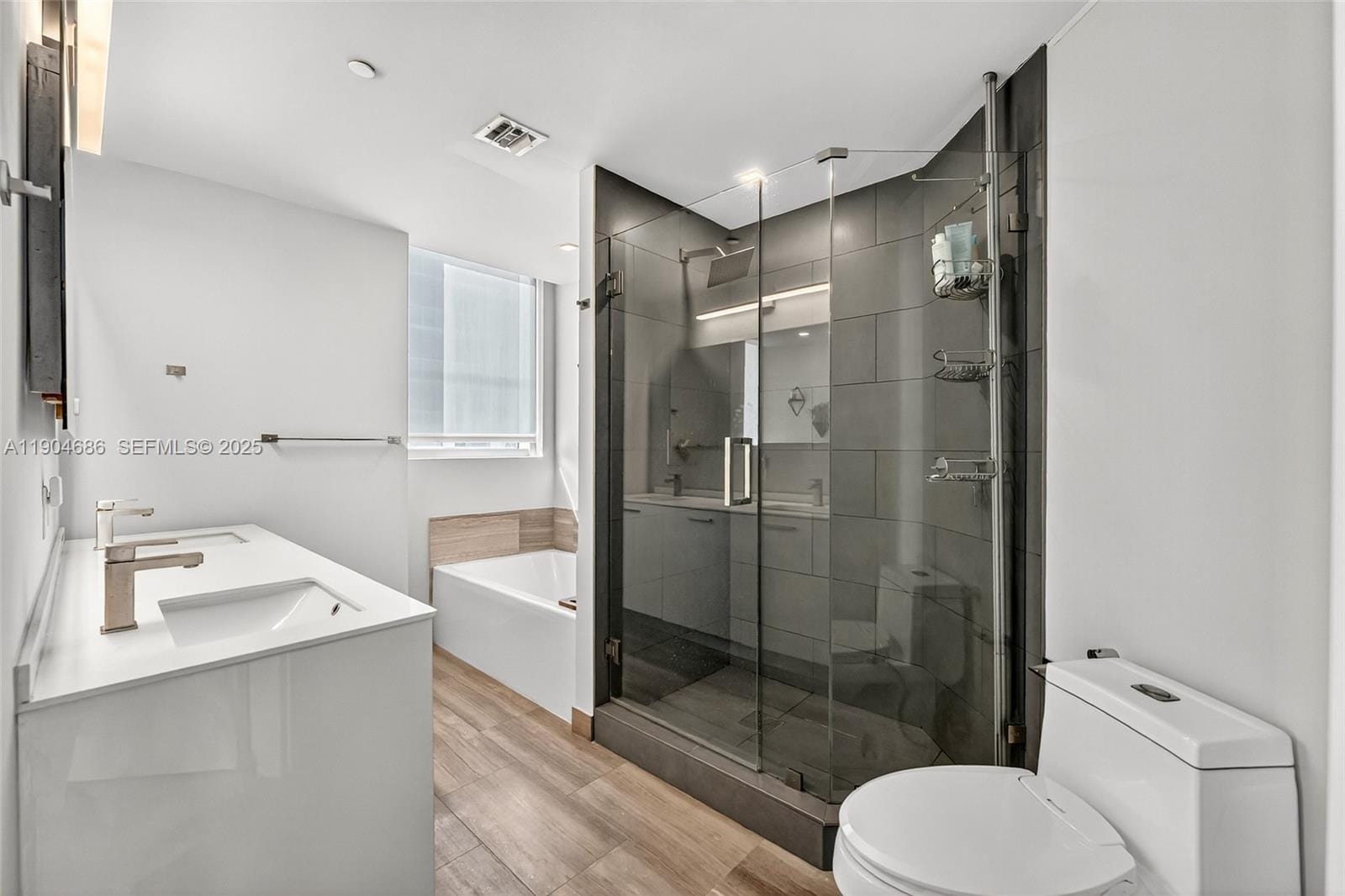 1300 Brickell Bay Drive 2403, Miami, FL 33131 photo 13