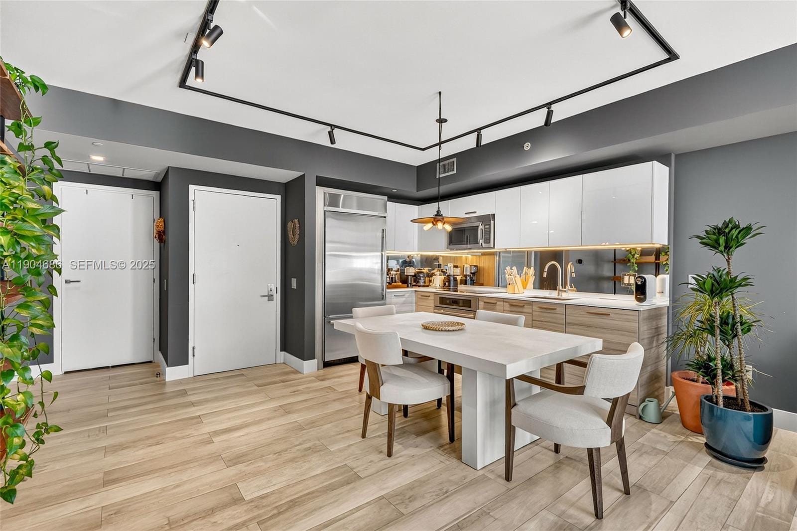 1300 Brickell Bay Drive 2403, Miami, FL 33131 photo 6