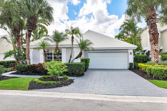 9158 Heathridge Drive, West Palm Beach, FL 33411