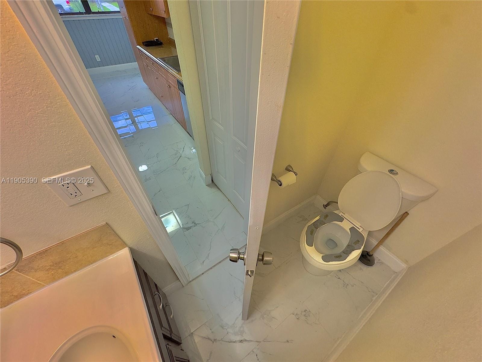 9104 SW 159th Terrace 9104 — photo 5