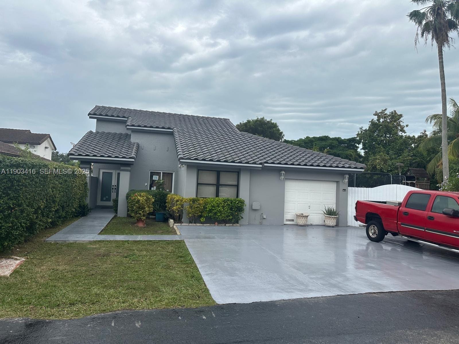 3 bedroom home for sale at 10331 135th, Miami, FL 33186 — $695,000