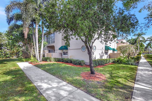 6569 Via Regina 6569, sold in Plum At Boca Pointe, Boca Raton, FL