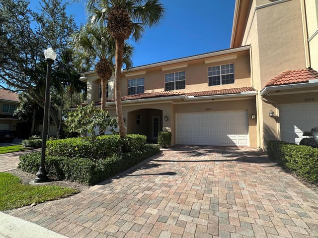 5103 Artesa Way W, sold in Cielo Townhomes At Shops Of Donald Ross, Palm Beach Gardens, FL