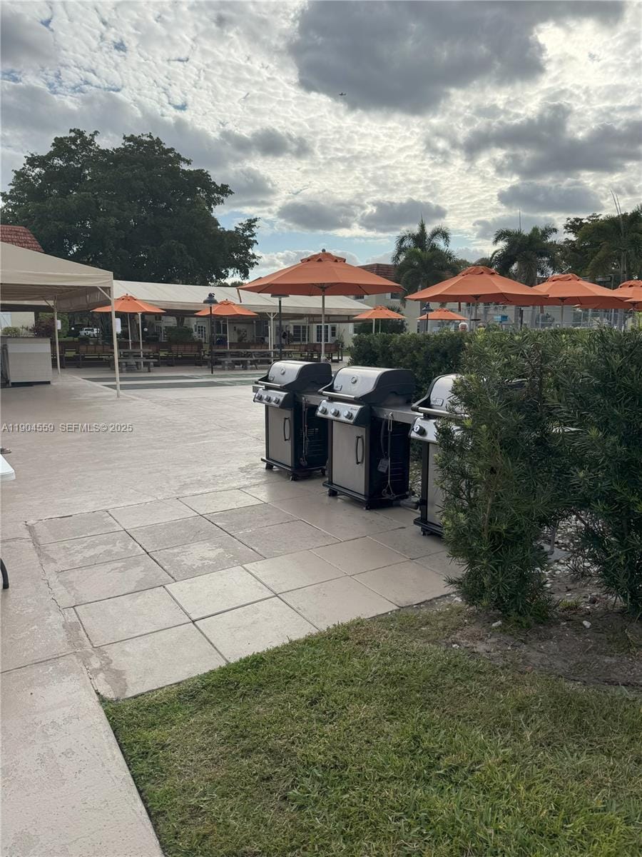 5640 SW 3rd Place 110, Margate, FL 33068 photo 7