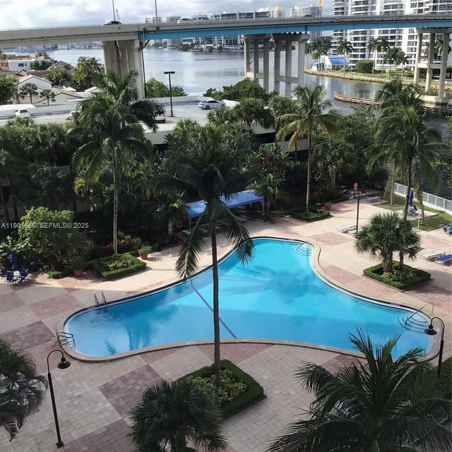 19390 Collins Avenue 611, sold in Oceanview Building A Cond, Sunny Isles Beach, FL