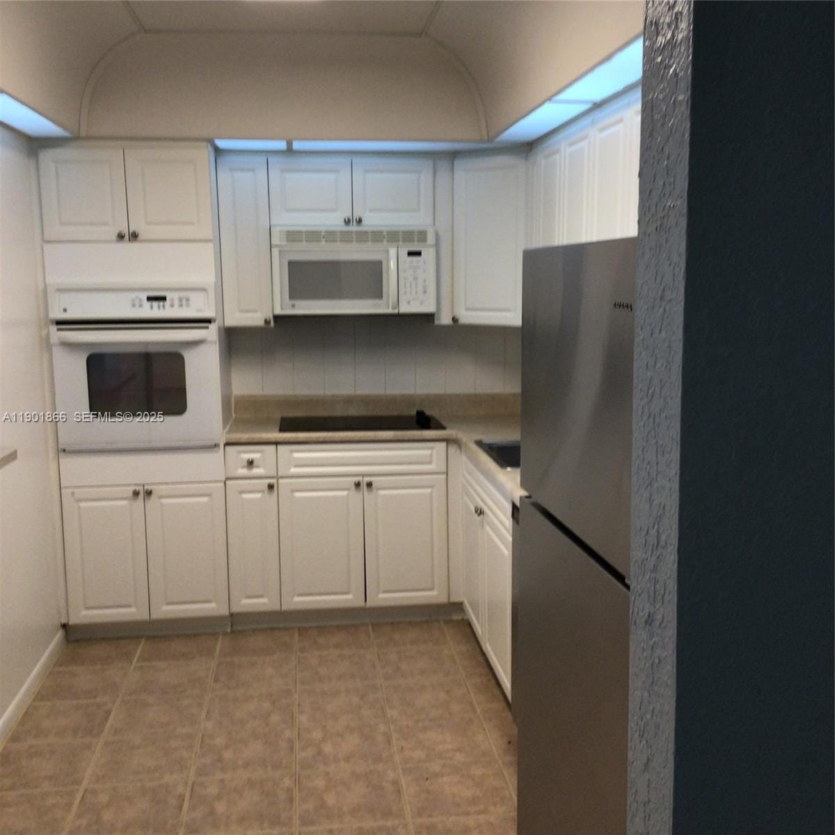 19390 Collins Avenue 611, Sunny Isles Beach, FL 33160 photo 4