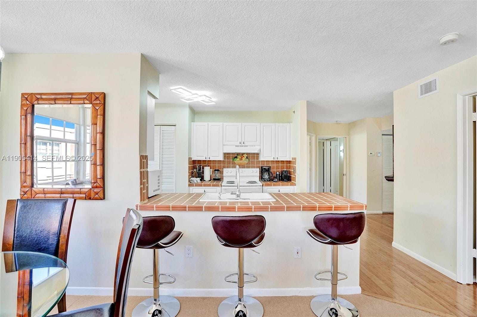 19877 E Country Club Drive 3607, Aventura, FL 33180 photo 2