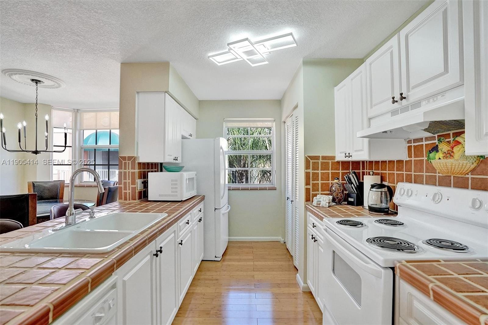 19877 E Country Club Drive 3607, Aventura, FL 33180 photo 7